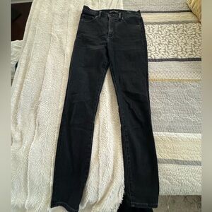 Aritzia Lola high rise skinny jeans - Size 28, Inseam 30.